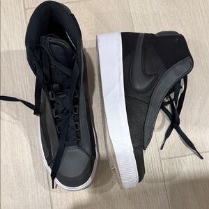 Nike Black and White High-Top Sneakers-7.5